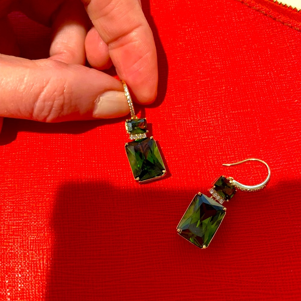 Limited Gorgeous Brand new from 🇫🇷 rare green earrings with crystals. Must have! - Picture 15 of 16